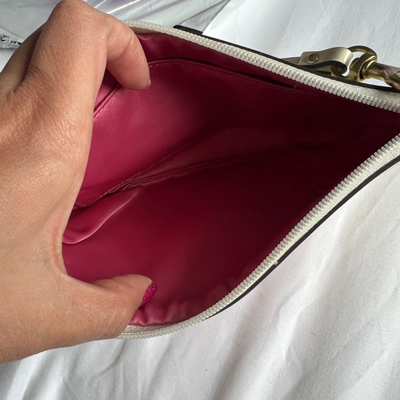 Coach wristlet - Picture 4 of 5